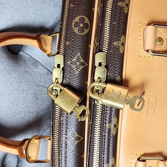 Authentic Louis Vuitton Alize 24 - Picture 9 of 17